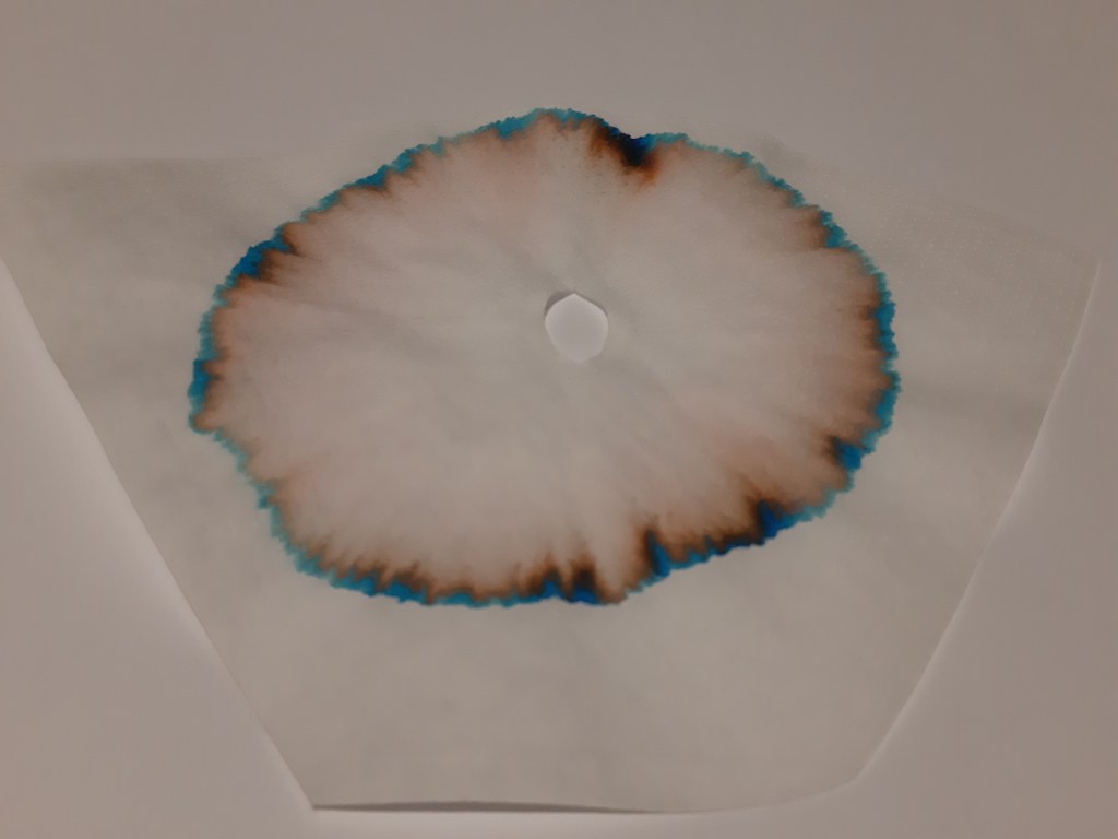 Besteht die Farbe schwarz wirklich nur aus&nbsp;schwarz?