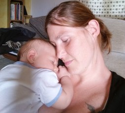 Till auf Mama´s Arm